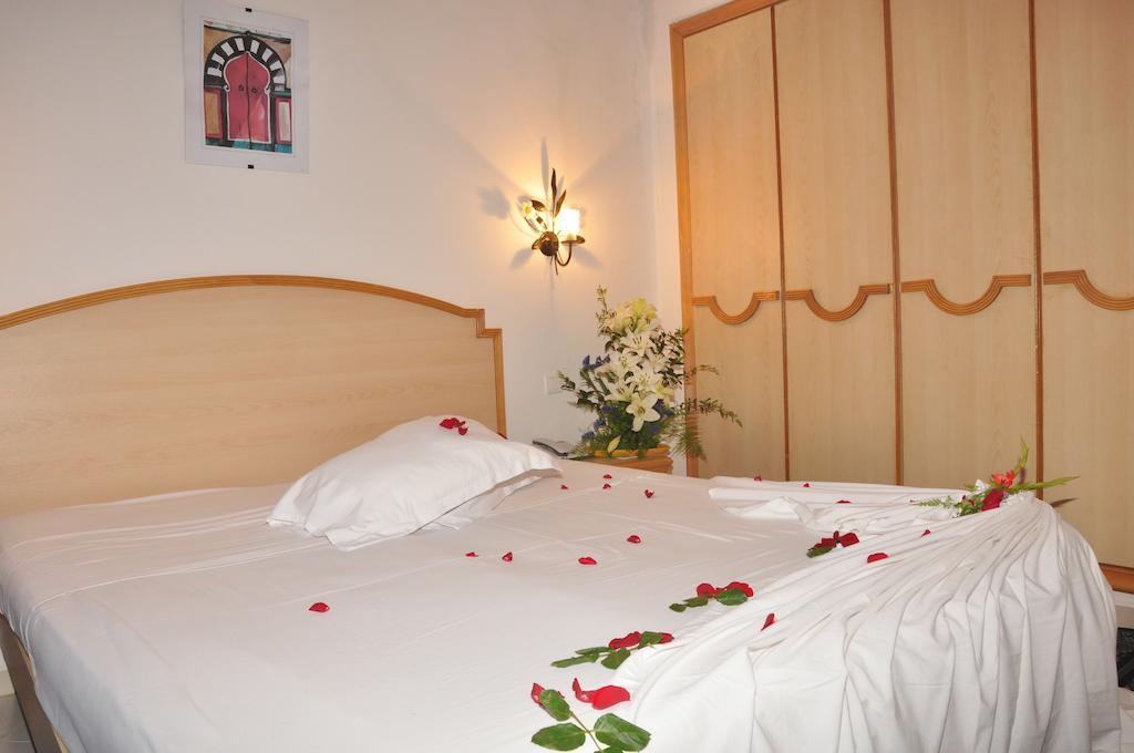 Hotel Nesrine Hammamet Rum bild